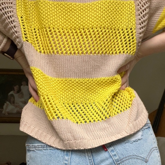 Tan and yellow sweater - Picture 6 of 6